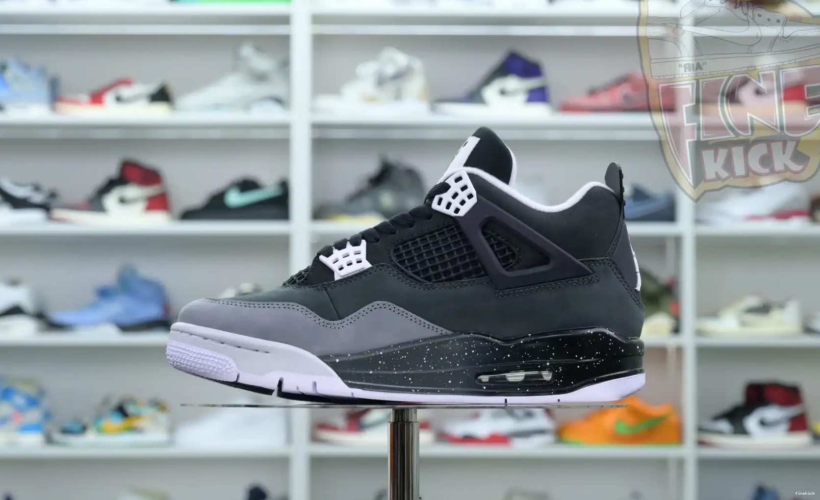 Air Jordan 4